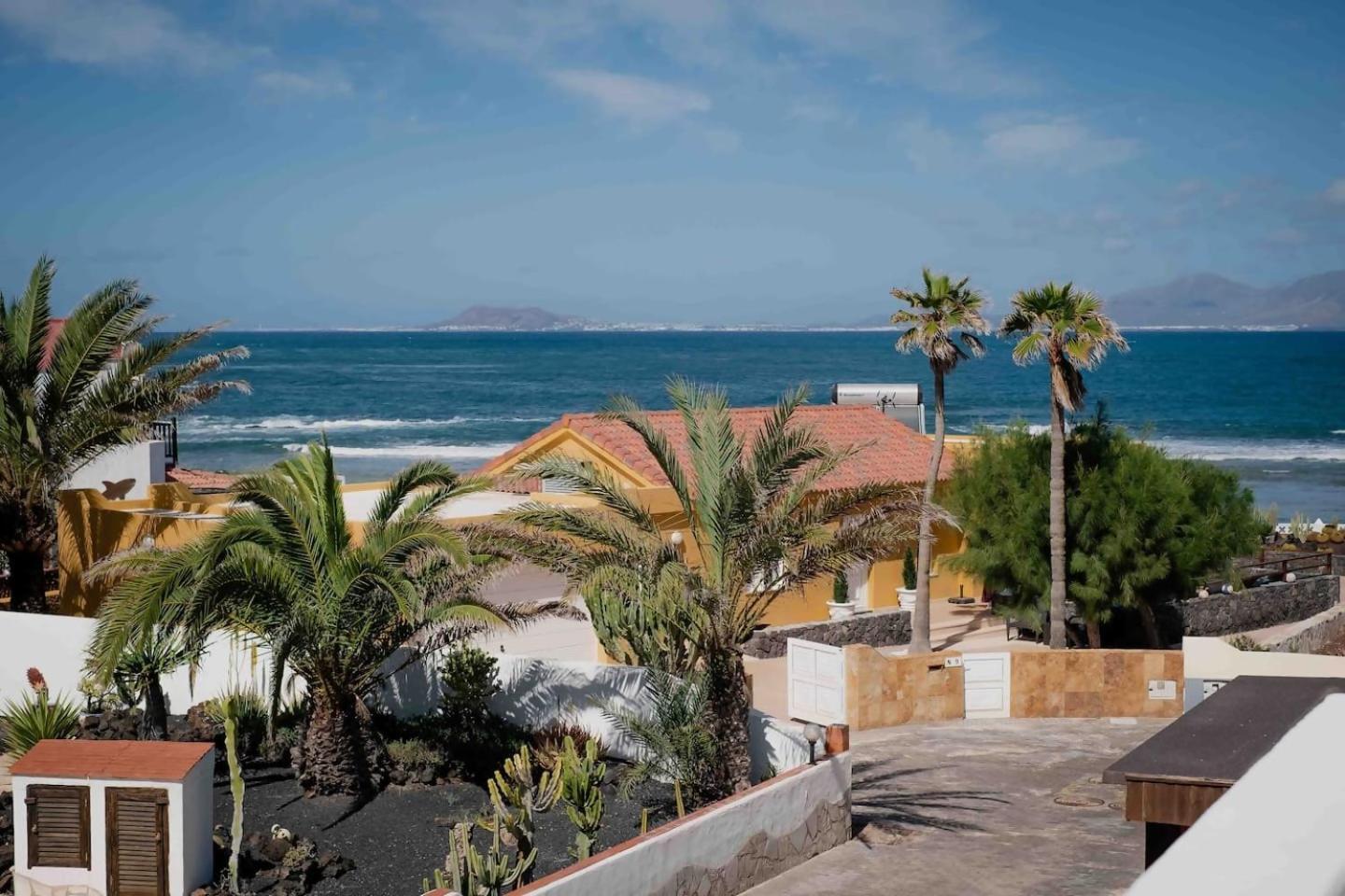 Villa Aloha Jacuzzi Y Vistas Al Mar Corralejo Exterior photo